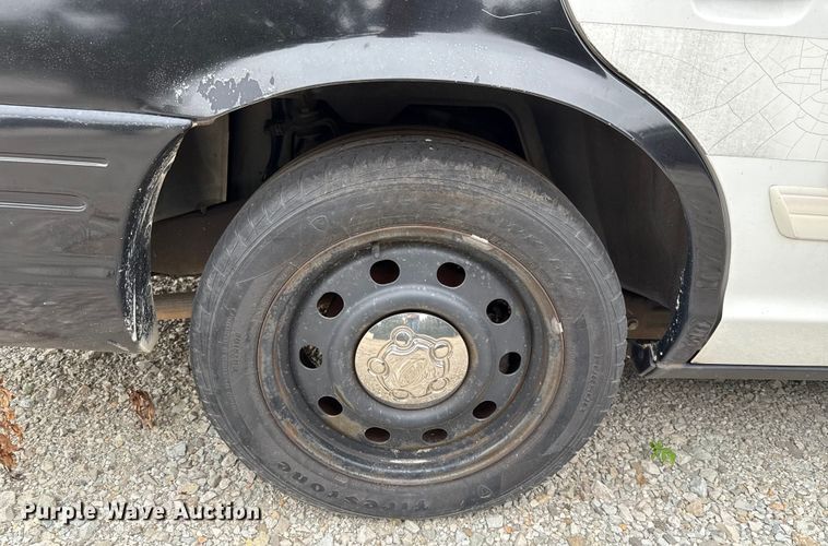 image for item EU2012 2011 Ford Crown Victoria Police Interceptor 