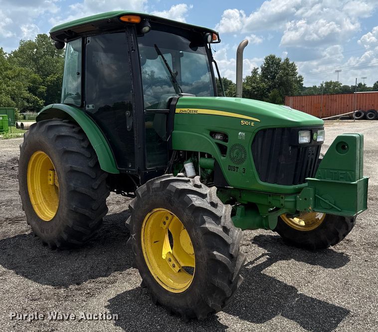 image for item EU2034 2013 John Deere 5101E MFWD tractor