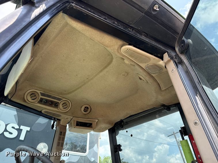 image for item EU2034 2013 John Deere 5101E MFWD tractor