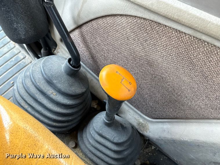 image for item EU2034 2013 John Deere 5101E MFWD tractor