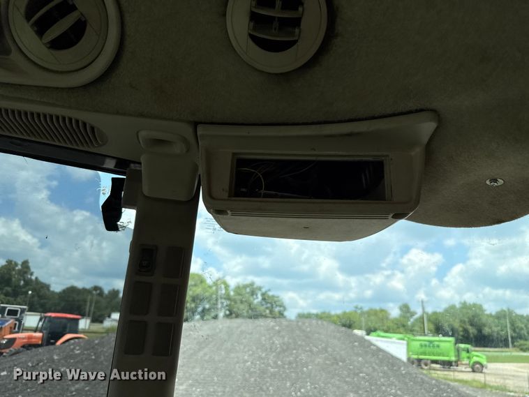 image for item EU2034 2013 John Deere 5101E MFWD tractor