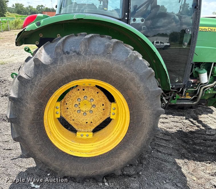 image for item EU2034 2013 John Deere 5101E MFWD tractor