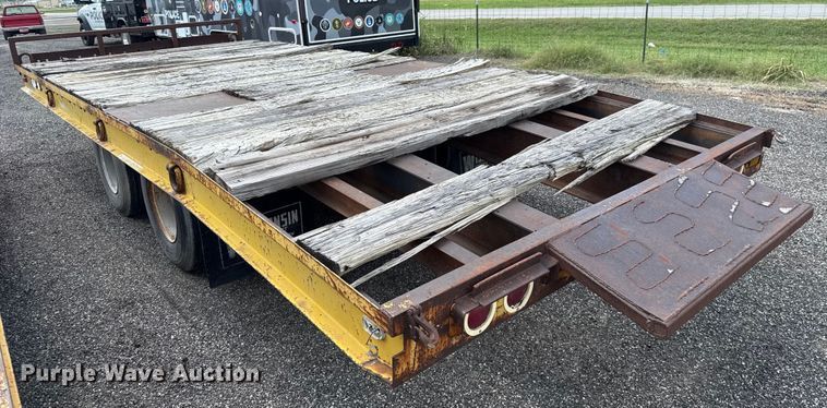 image for item EU2035 1983 Wisconsin 1900-18 equipment trailer