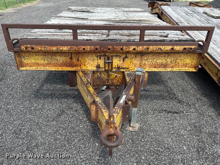 image for item EU2035 1983 Wisconsin 1900-18 equipment trailer