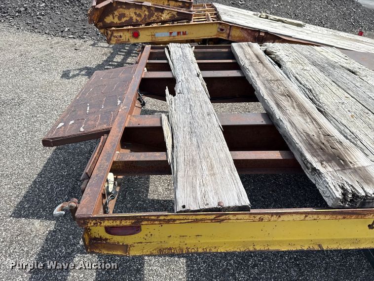 image for item EU2035 1983 Wisconsin 1900-18 equipment trailer