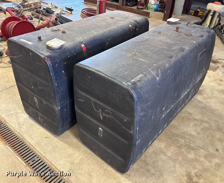 image for item EU2043 (2) 1982 Snyder 6-0054 water tanks