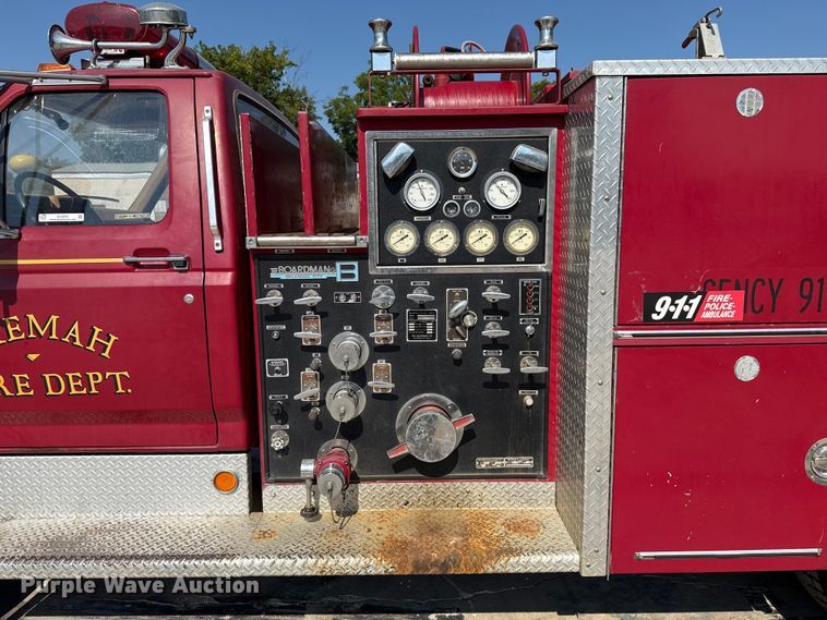 image for item EU2053 1985 Ford F827 pumper fire truck