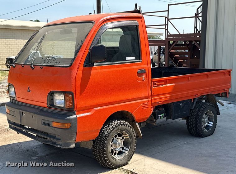image for item EU2054 1997 Mitsubishi mini truck