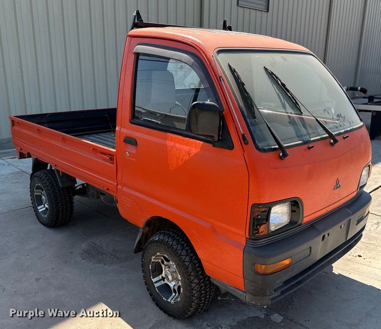 image for item EU2054 1997 Mitsubishi mini truck