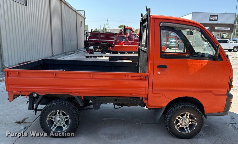 image for item EU2054 1997 Mitsubishi mini truck