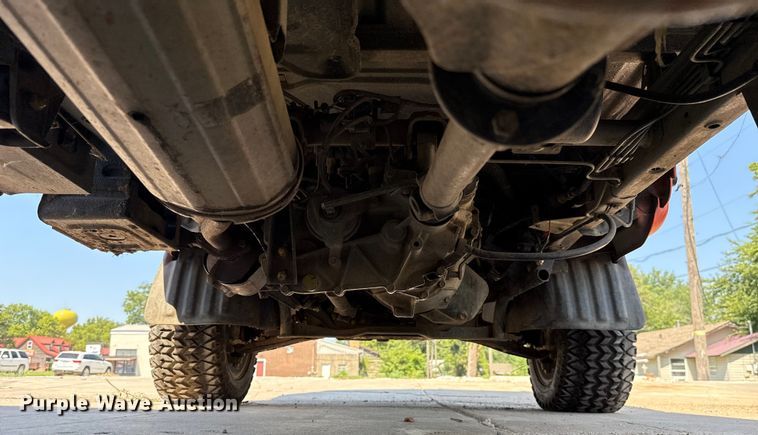 image for item EU2054 1997 Mitsubishi mini truck