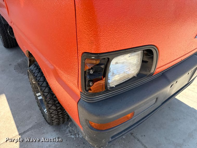 image for item EU2054 1997 Mitsubishi mini truck