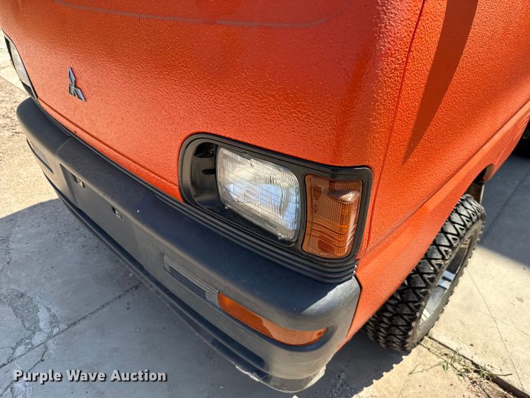 image for item EU2054 1997 Mitsubishi mini truck