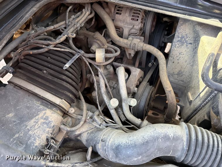 image for item EU2054 1997 Mitsubishi mini truck