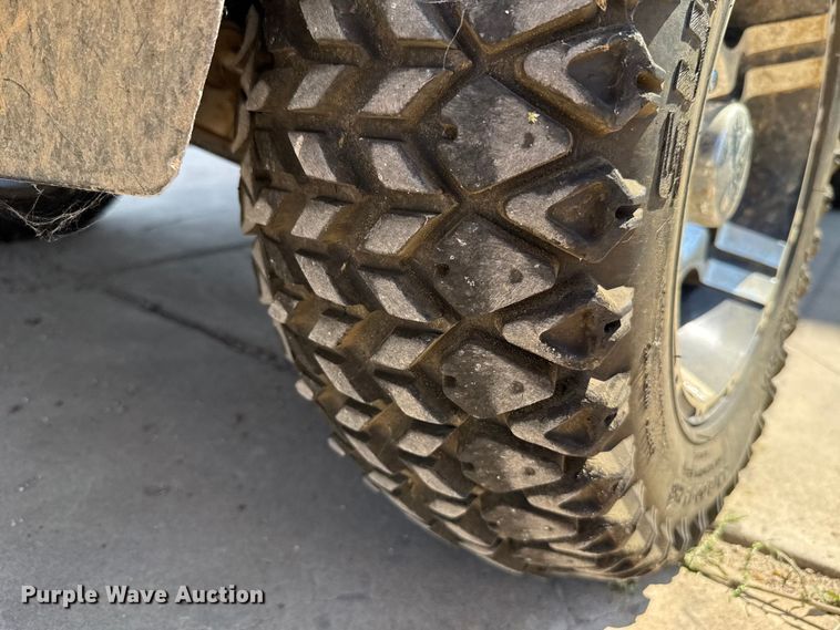 image for item EU2054 1997 Mitsubishi mini truck