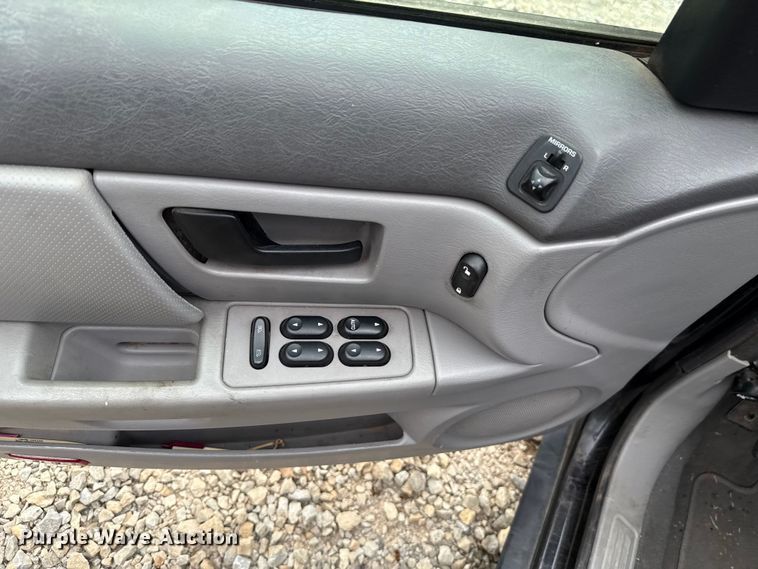 image for item EU2095 2006 Ford Taurus SE 