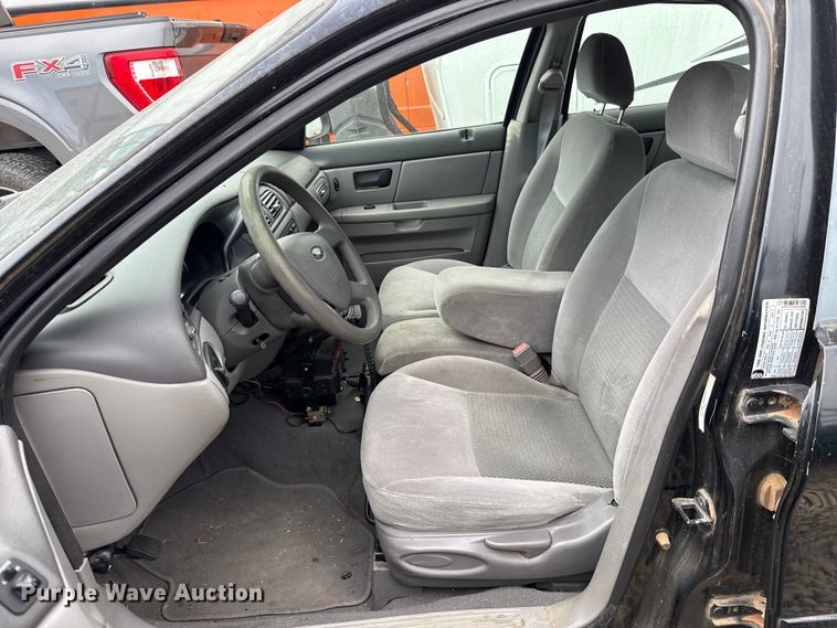 image for item EU2095 2006 Ford Taurus SE 