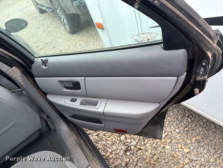 image for item EU2095 2006 Ford Taurus SE 