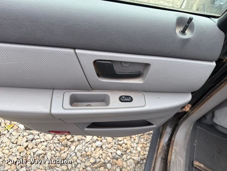 image for item EU2095 2006 Ford Taurus SE 