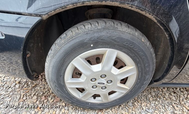 image for item EU2095 2006 Ford Taurus SE 