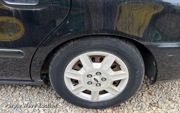 image for item EU2095 2006 Ford Taurus SE 