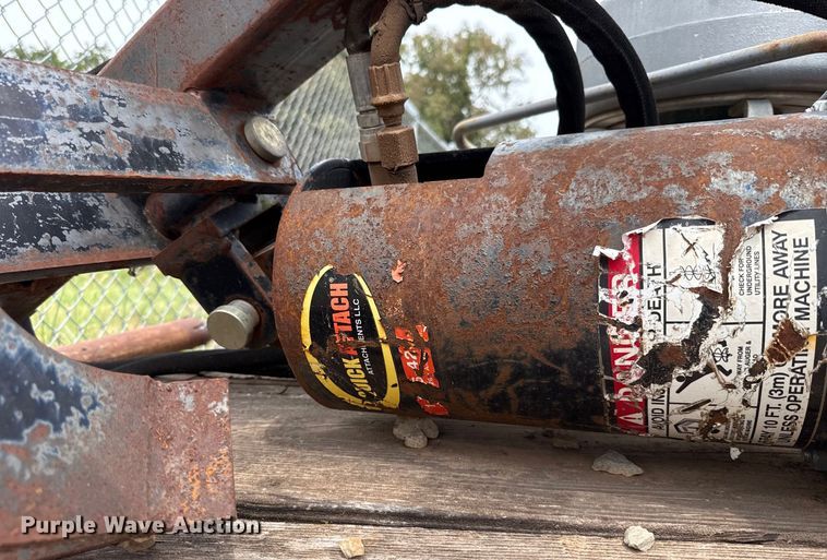 image for item EU2102 Skid steer attachments