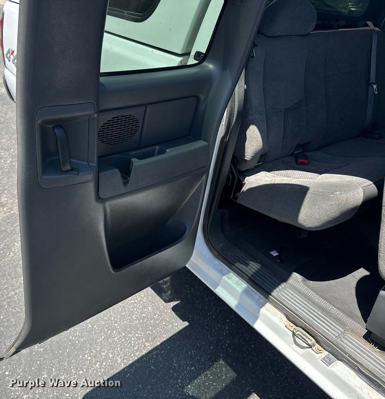 image for item FB9397 2007 Chevrolet Silverado 1500 Ext. Cab pickup truck