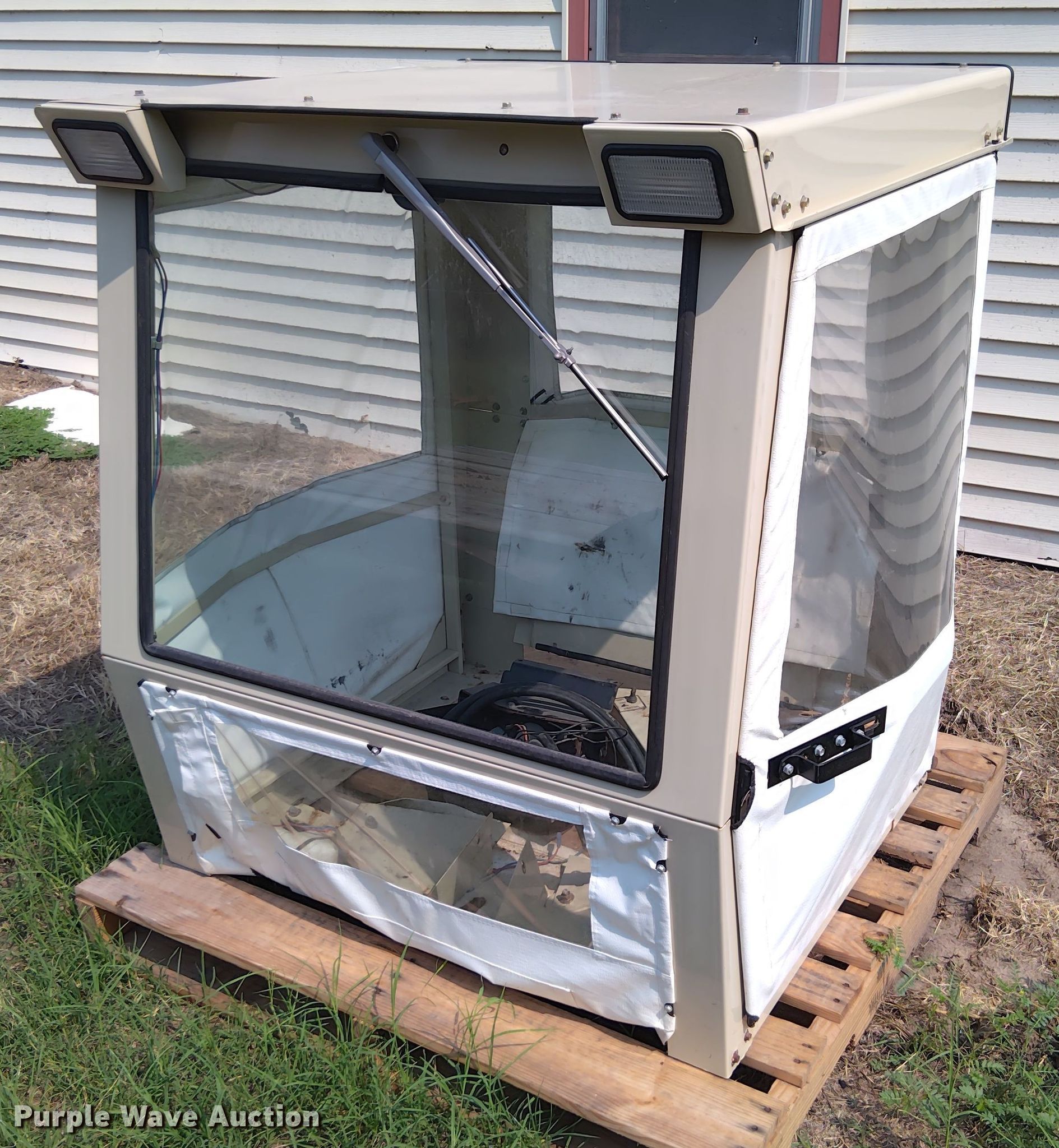 Grasshopper cab in South Hutchinson, KS | Item EM8056 sold
