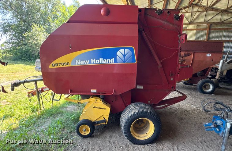 image for item DK0002 2008 New Holland BR7090 round baler