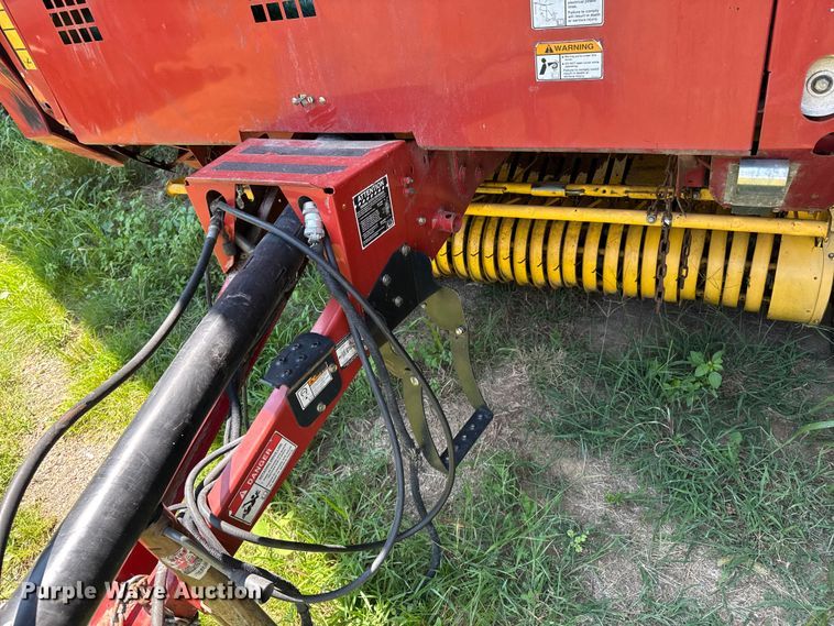 image for item DK0002 2008 New Holland BR7090 round baler