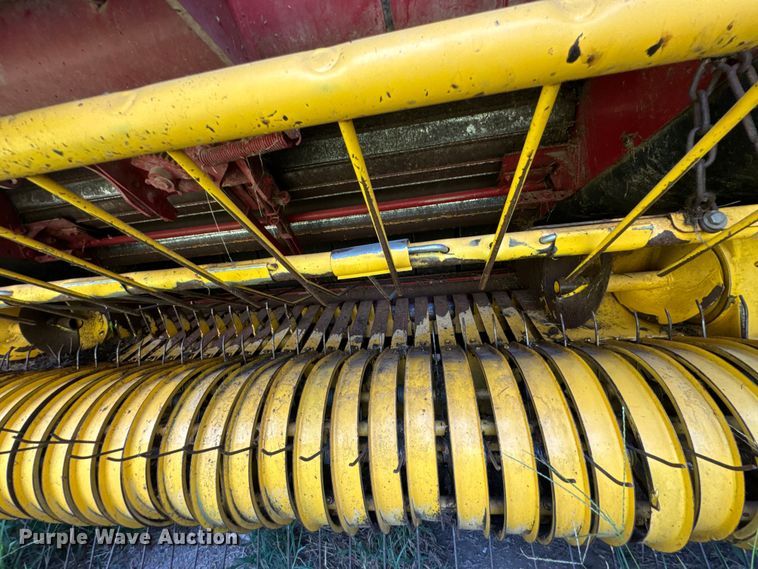 image for item DK0002 2008 New Holland BR7090 round baler