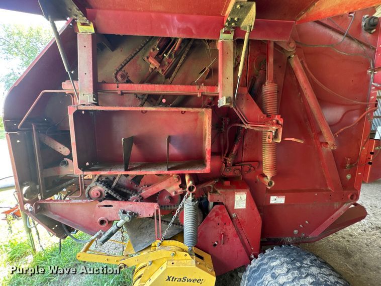 image for item DK0002 2008 New Holland BR7090 round baler