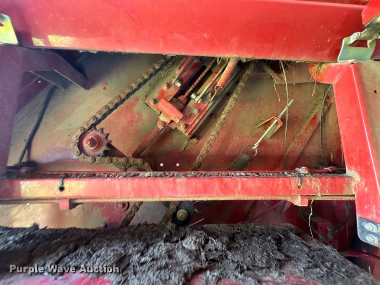 image for item DK0002 2008 New Holland BR7090 round baler