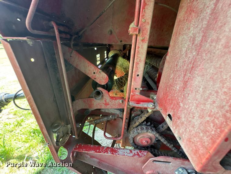 image for item DK0002 2008 New Holland BR7090 round baler