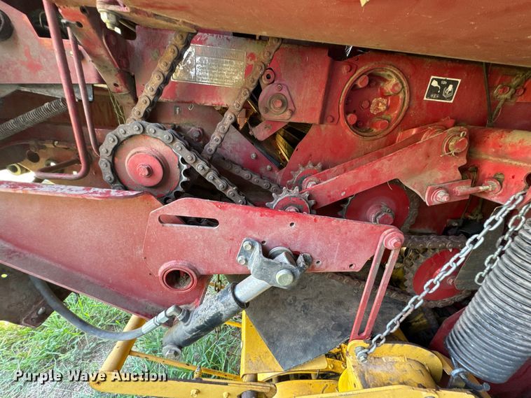 image for item DK0002 2008 New Holland BR7090 round baler