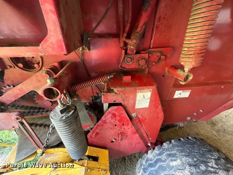 image for item DK0002 2008 New Holland BR7090 round baler