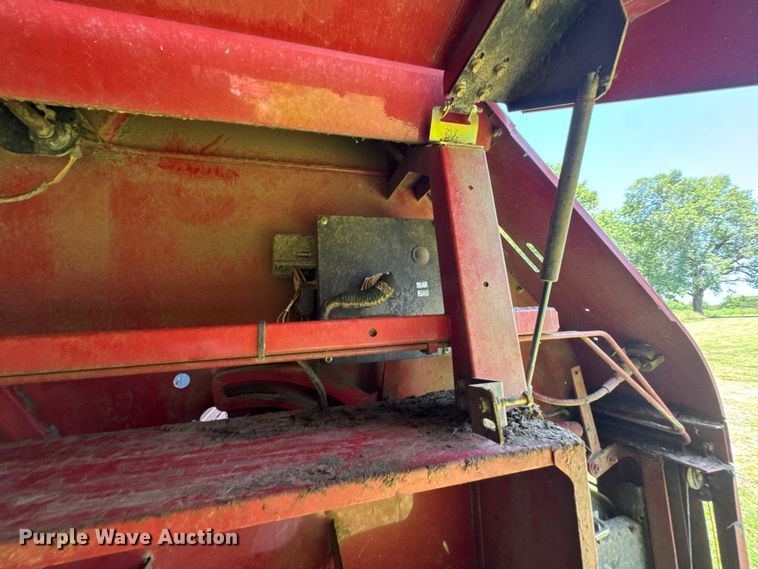 image for item DK0002 2008 New Holland BR7090 round baler