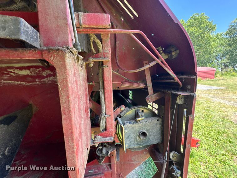 image for item DK0002 2008 New Holland BR7090 round baler