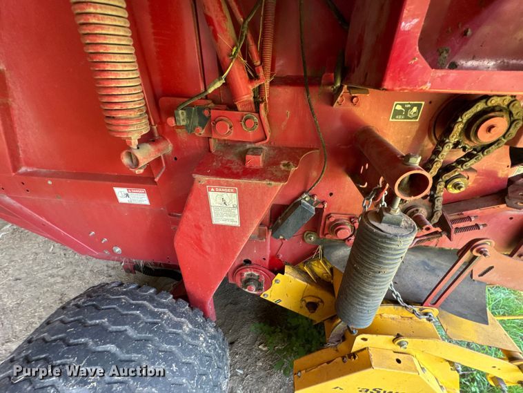 image for item DK0002 2008 New Holland BR7090 round baler