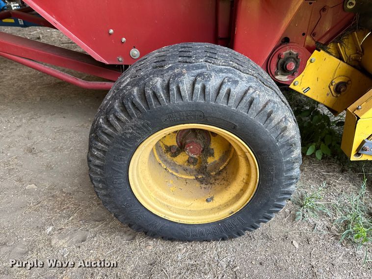 image for item DK0002 2008 New Holland BR7090 round baler