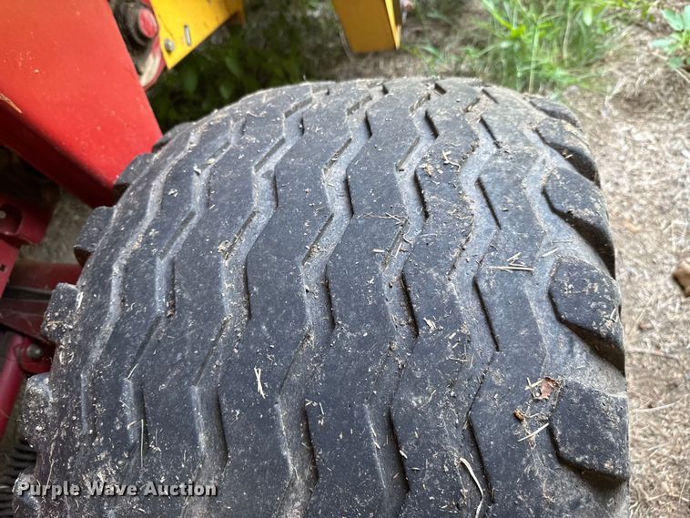 image for item DK0002 2008 New Holland BR7090 round baler