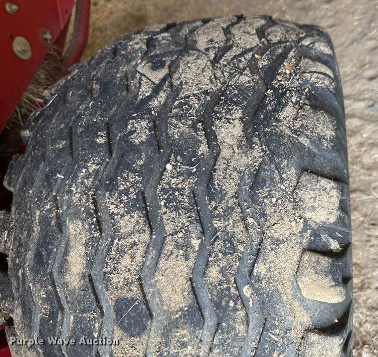 image for item DK0002 2008 New Holland BR7090 round baler