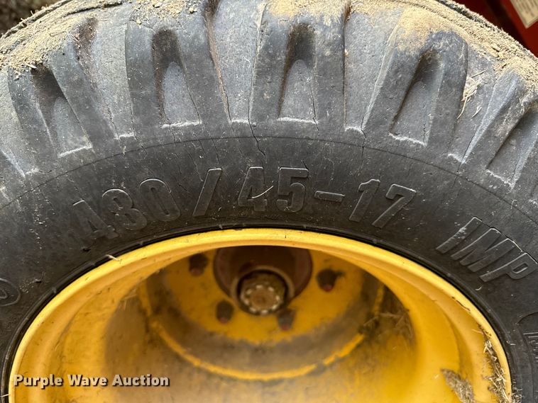 image for item DK0002 2008 New Holland BR7090 round baler