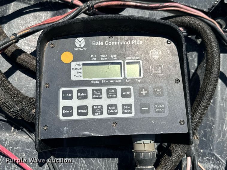 image for item DK0002 2008 New Holland BR7090 round baler