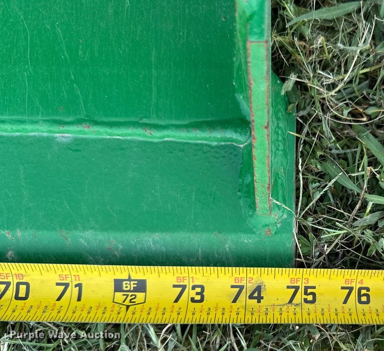 image for item DK0013 2022 John Deere 4066R tractor