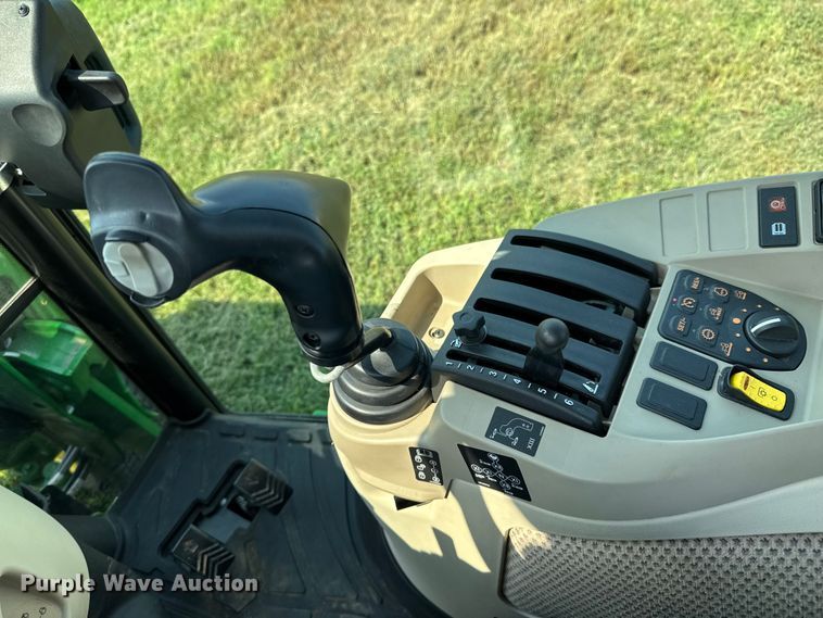 image for item DK0013 2022 John Deere 4066R tractor