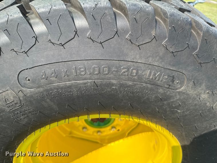 image for item DK0013 2022 John Deere 4066R tractor