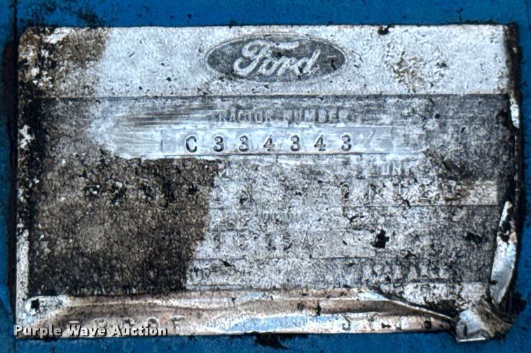 image for item DO0900 1972 Ford 7000 tractor