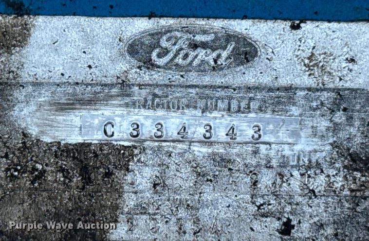image for item DO0900 1972 Ford 7000 tractor