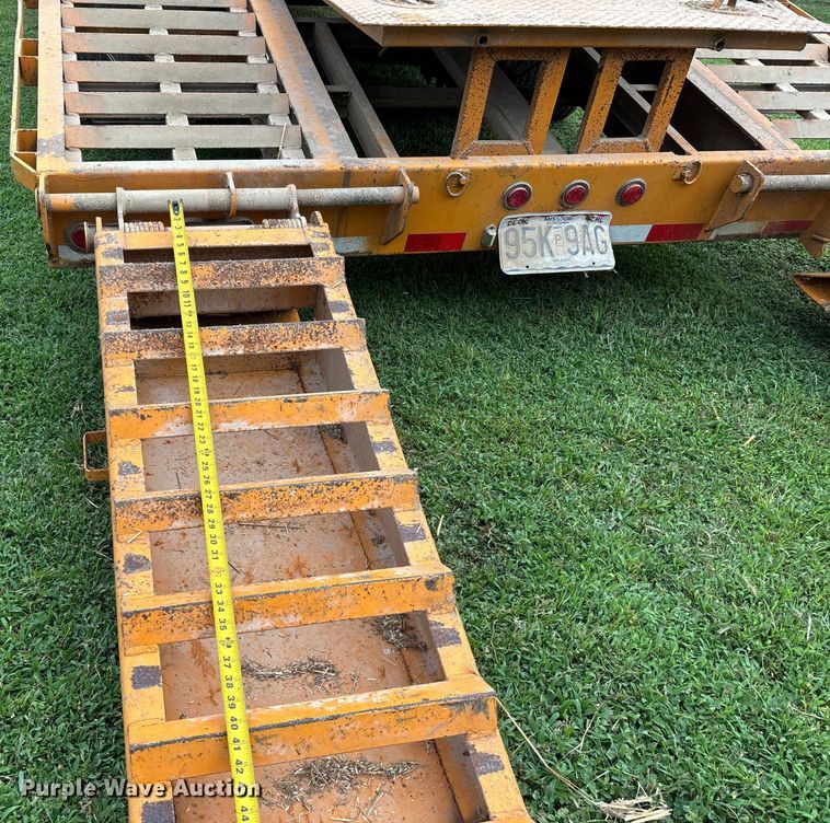 image for item DW7244 2004 Big Tex 25GN-24+5 equipment trailer